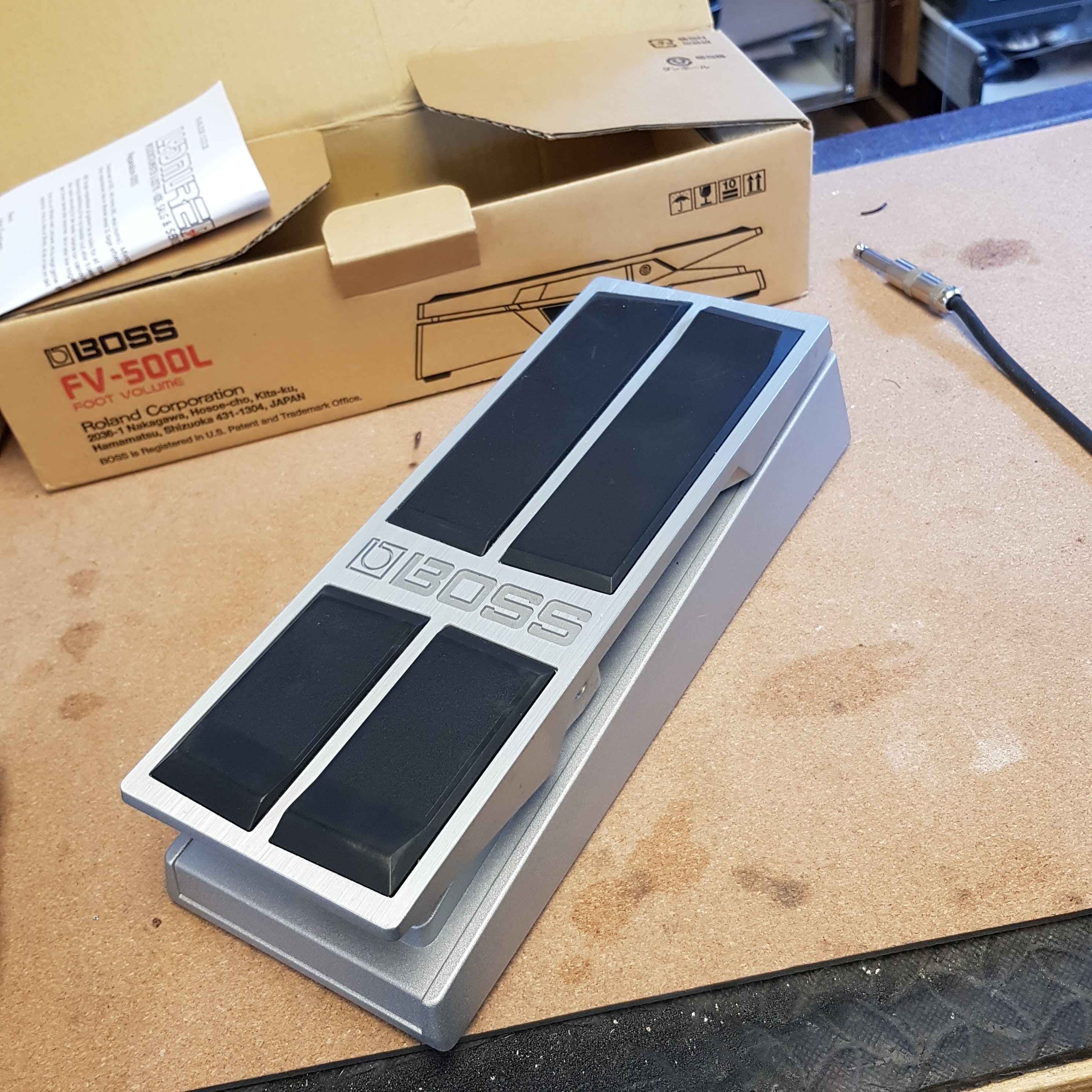 Reparation af en knasende BOSS Volume Pedal